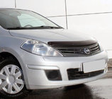 Nissan Tiida 2004–2011 Motorhjelmsdeflektor (SIM) foto 1