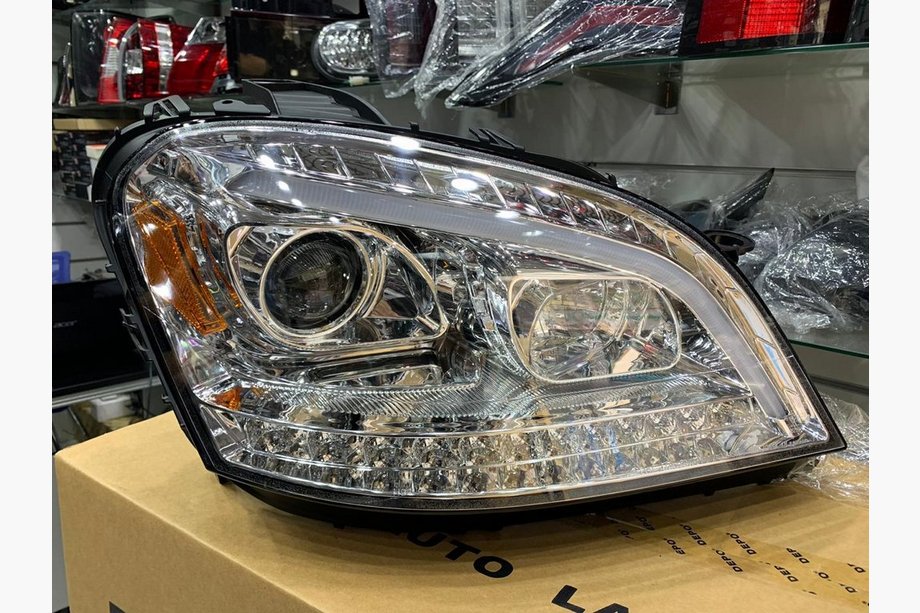 Mercedes ML W164 2005–2011 Forlygter (2005-2008, 2 stk., lyse) Image