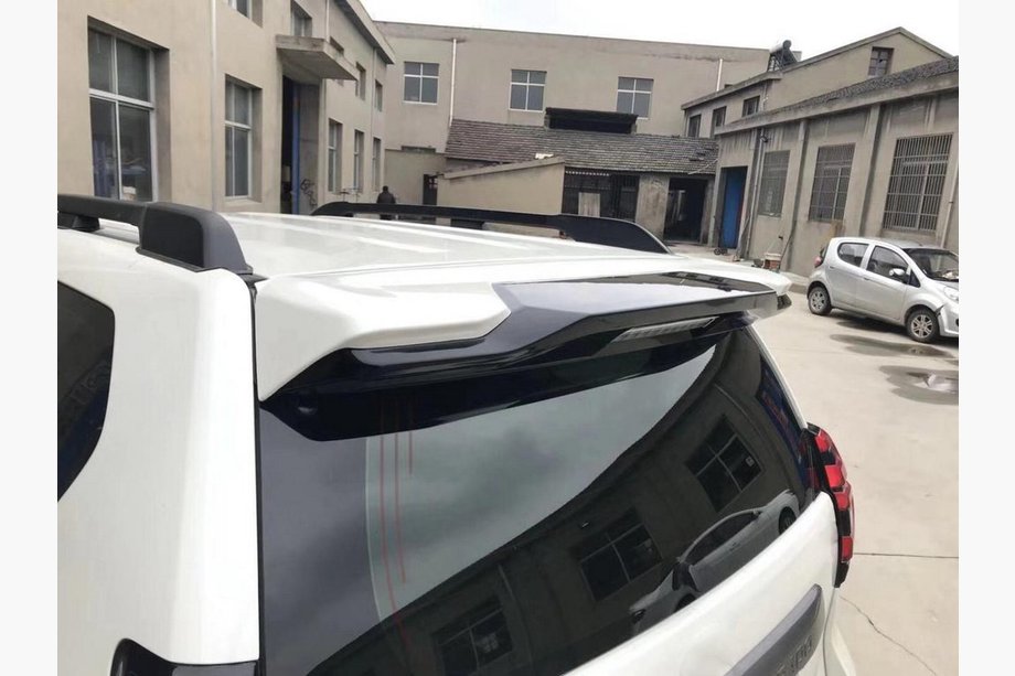 Toyota Land Cruiser Prado 150 2009–2023 Spoilerindsats (monteres oven på original spoiler) Image