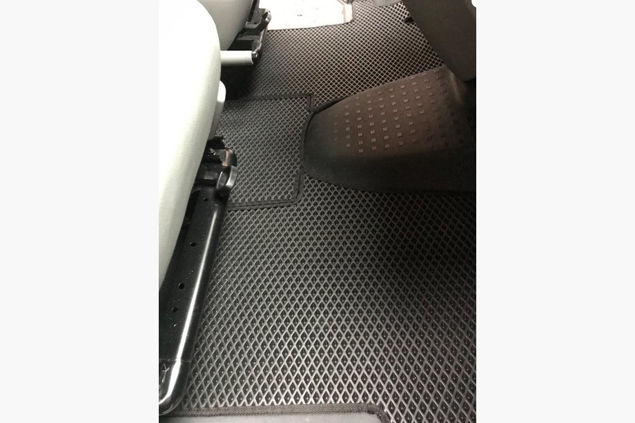 Volkswagen T5 Multivan 2003–2010 EVA-gulvmåtter (sorte, for, 1+1) Image