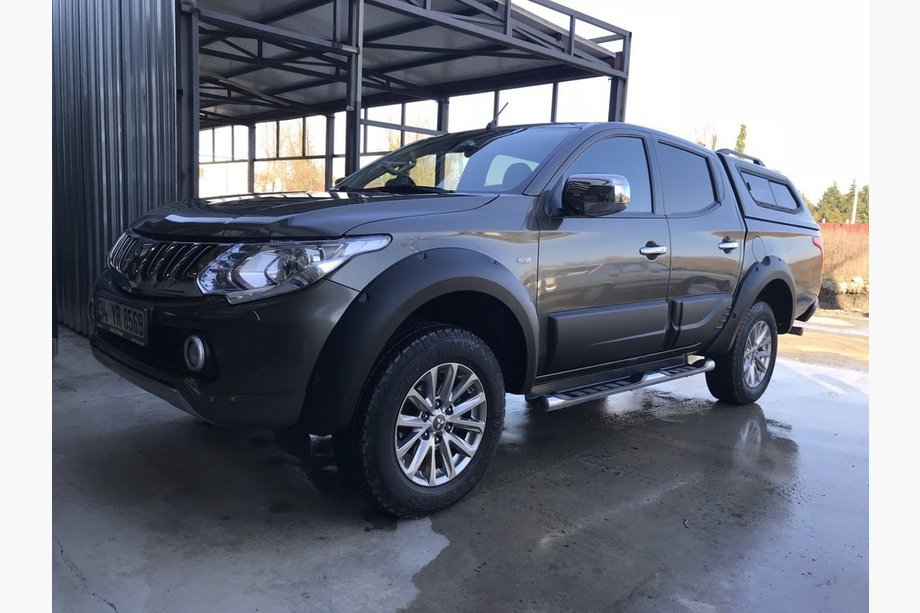 Mitsubishi L200 2015–2024 OmsaLine dørlister (ABS) Image