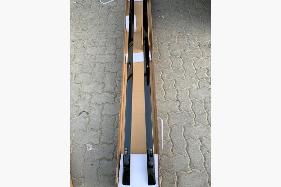 Toyota Land Cruiser Prado 150 2009–2023 Tagrælinger i Lexus-design (2 stk., sorte) Image
