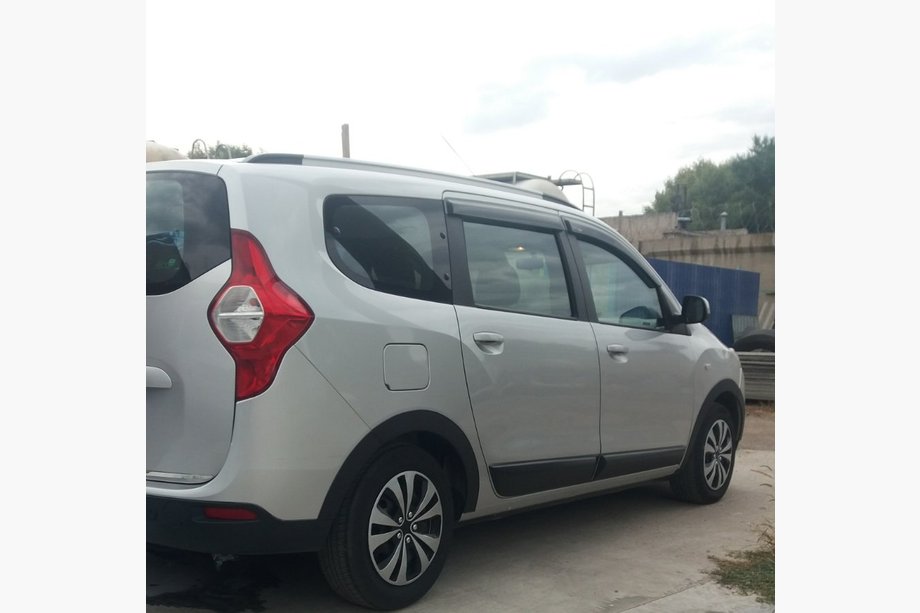 Dacia Lodgy 2012–2022 Hjulbuekanter (4 stk., sorte) Image