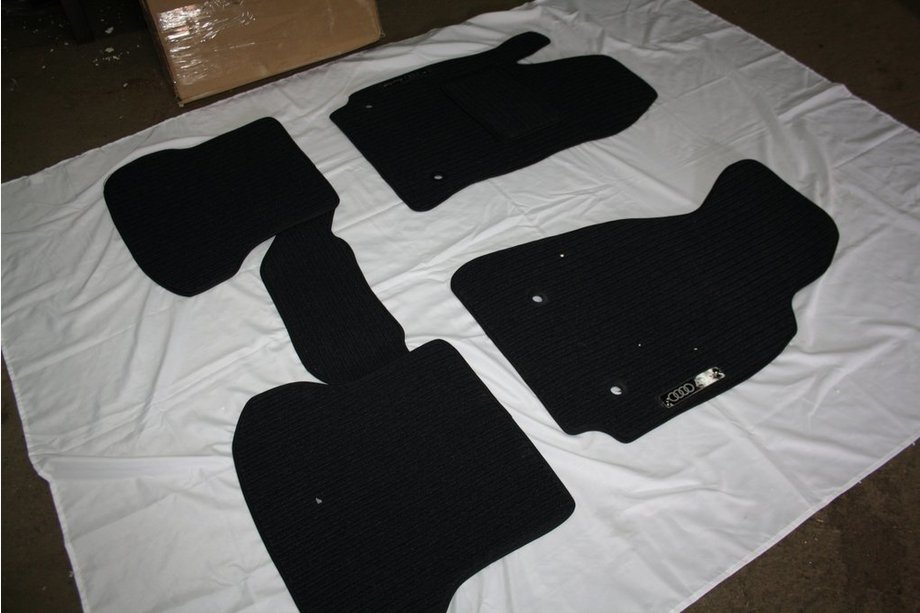 Audi A6 C5 2001–2004 Tekstil gulvmåtter til kabinen (Corona) Image