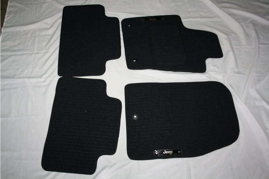 Jeep Grand Cherokee WK 2004–2010 Tekstil gulvmåtter til kabinen (Corona) Image