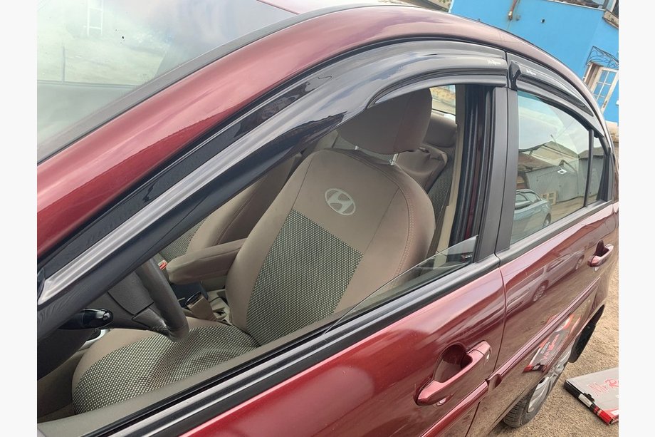 Hyundai Accent 2006–2010 Vindafvisere (4 stk., MyRacing) Image