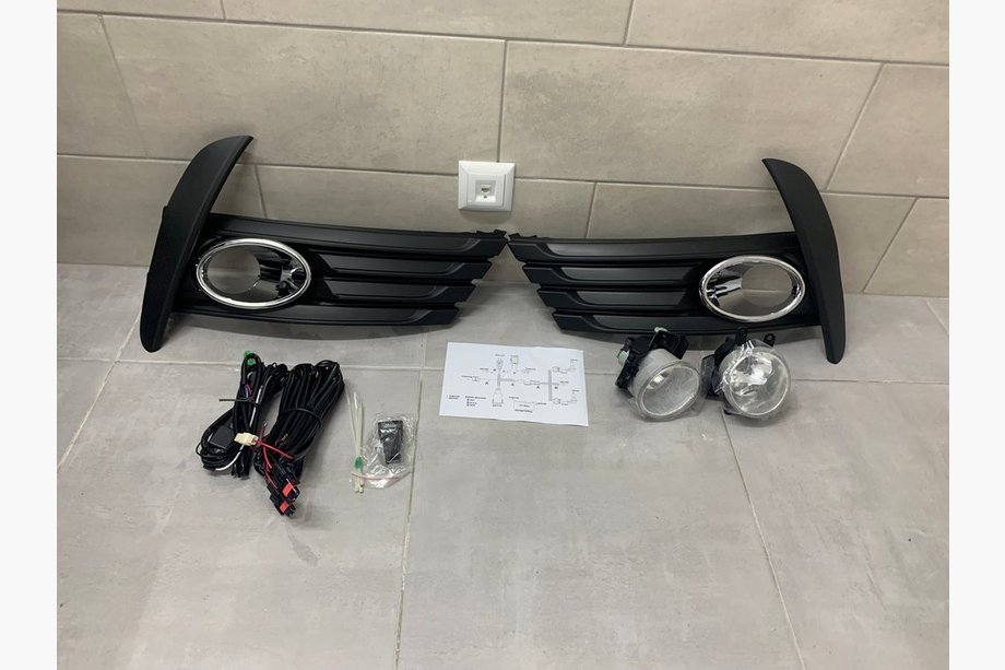 Toyota Corolla 2013–2019 Tågelygter 2017-2019 (halogen) Image