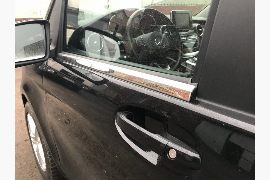 Mercedes Vito/V-klasse W447 2014– Nedre vindueslister (2 stk., rustfrit stål) Carmos - Tyrkisk stål Image