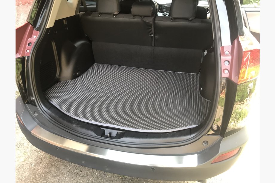 Toyota Rav 4 2013–2018 Bagagerumsmåtte til nødhjul (EVA, sort) Image