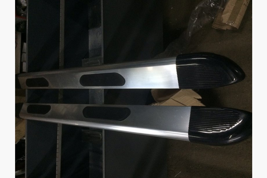 Opel Vivaro 2001–2015 Udsalg !!! Sidetrin JAWS (2 stk., aluminium) Image