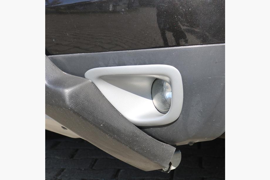Dacia Duster 2008–2018 Tågelygte-rammer 2008-2013 (2 stk., ABS) Image