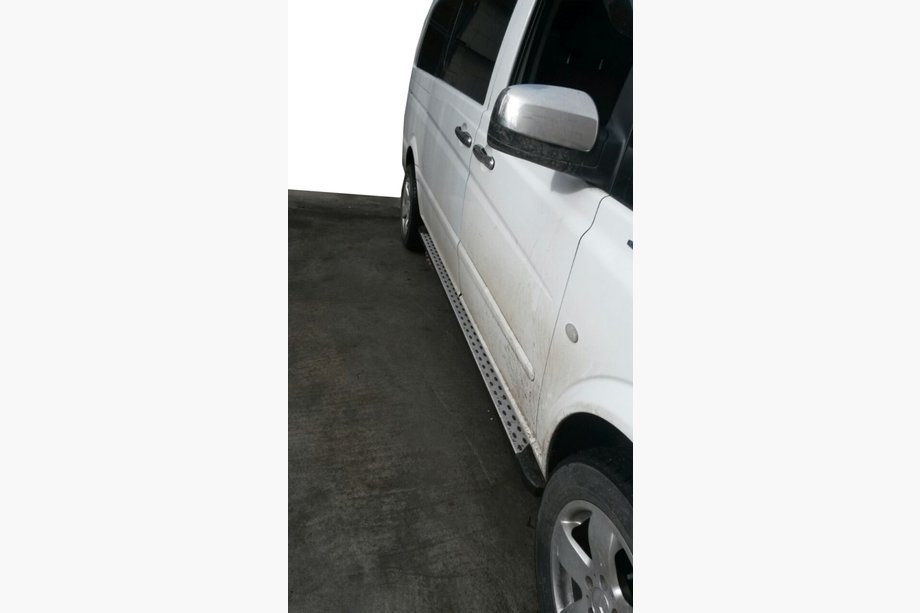 Mercedes Viano 2004–2014 Dot-line sidetrin (2 stk., aluminium) Lang akselafstand Image