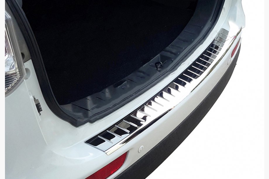 Mitsubishi Outlander 2012–2021 OmsaLine krom bagkofangerbeskytter (2012-2015, rustfrit stål) Image