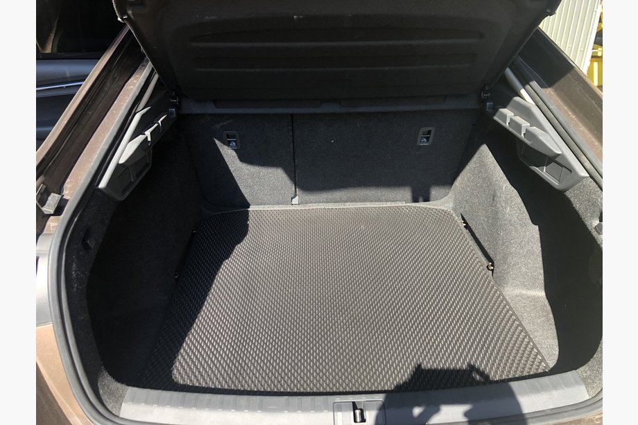 Skoda Octavia IV A8 2020– Bagagerumsmåtte (EVA, sort) Foto 1