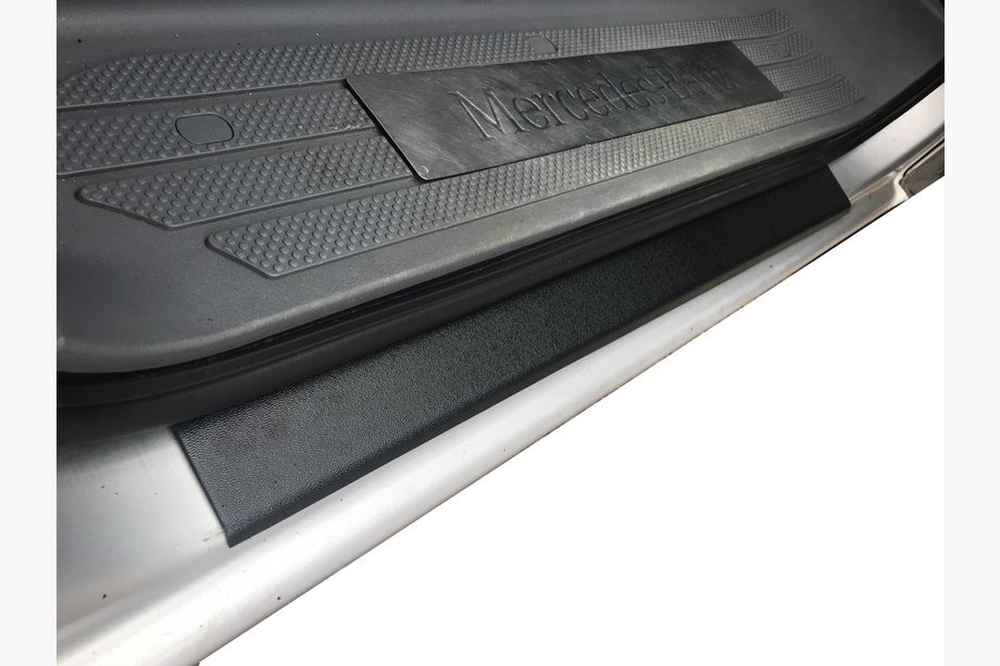 Mercedes Vito W639 2004–2014 DDU matte dørtrinslister (2 stk., plast) Image