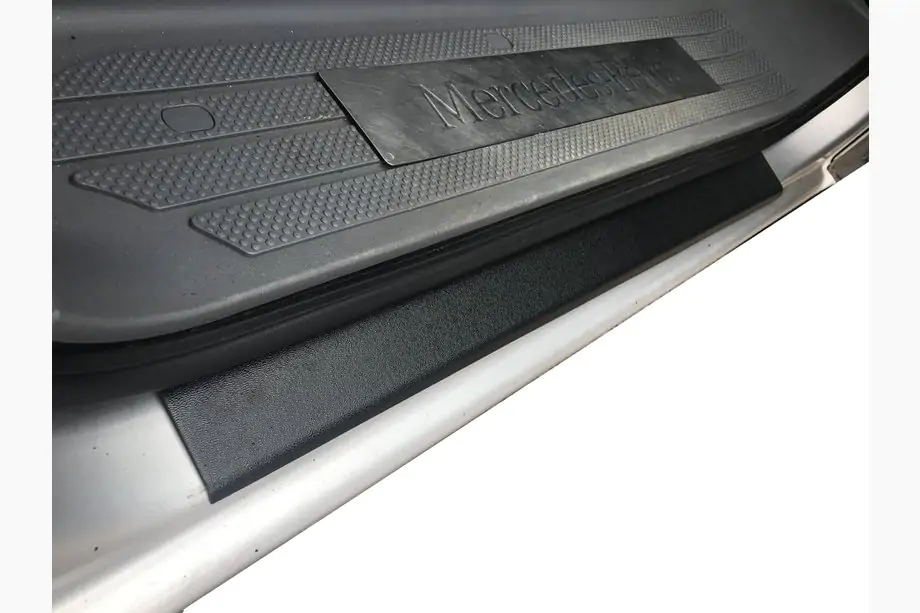 Mercedes Vito/V-klasse W447 2014– Dørtrinslister DDU mat (2 stk., plast) Image