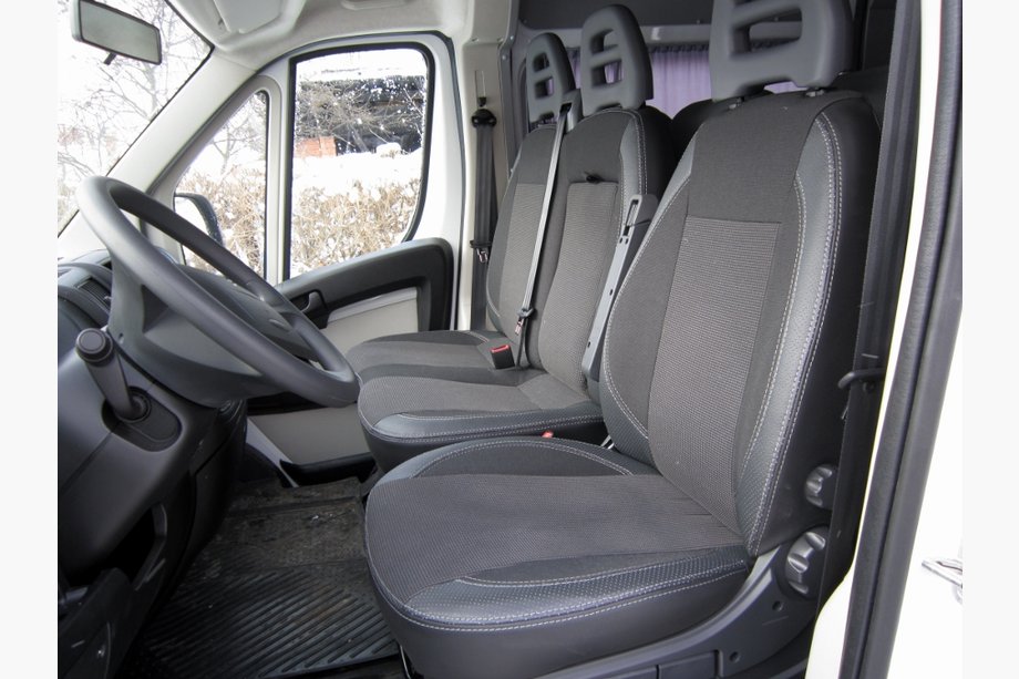Renault Trafic 2015– Sædeovertræk til bil (stof + kunstlæder, Premium) Forsæder (2+1) Image