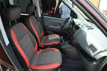 Fiat Doblo II 2010–2022 Premium sædeovertræk i kunstlæder (kombinerede, komplet kabinesæt) foto 1