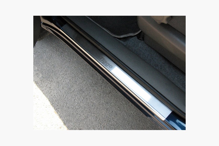Chery Tiggo 1 2005–2016 Dørtrinslister Nataniko (4 stk., rustfrit stål) Standard - Lohmann tape, 0,5 mm Image