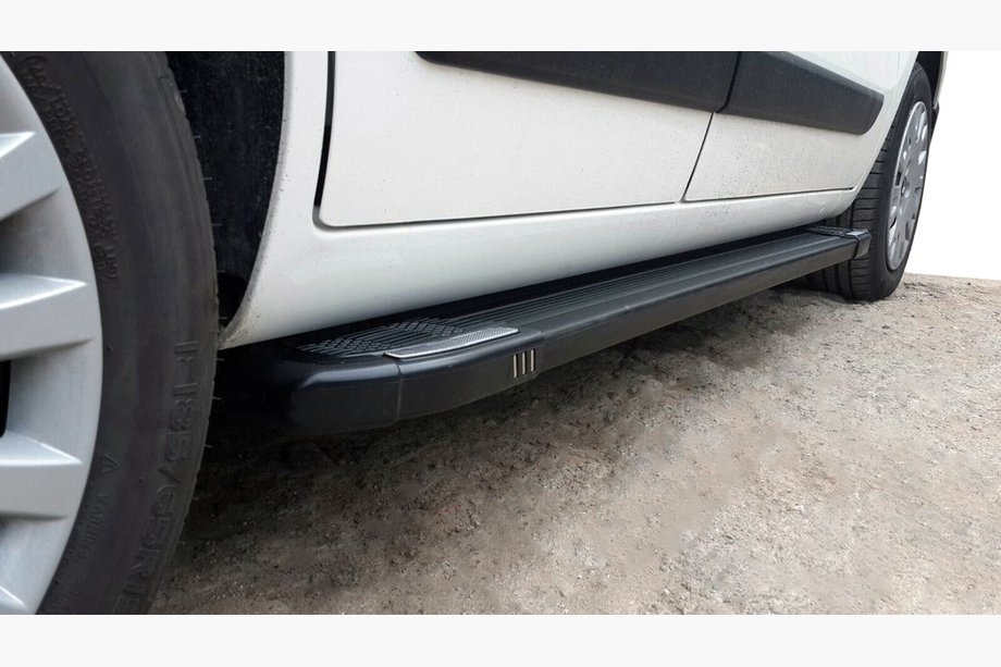 Fiat Fiorino/Qubo 2008–2024 Sidetrin Rainbow Black (2 stk., aluminiumsprofil) Foto 2