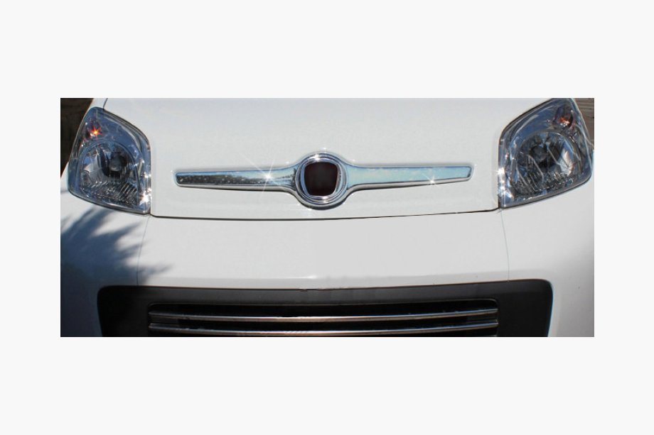 Fiat Fiorino/Qubo 2008–2024 Kromliste til motorhjelmskant (plast) Image