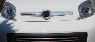 Fiat Fiorino/Qubo 2008–2024 Kromliste til motorhjelmskant (plast) foto 1