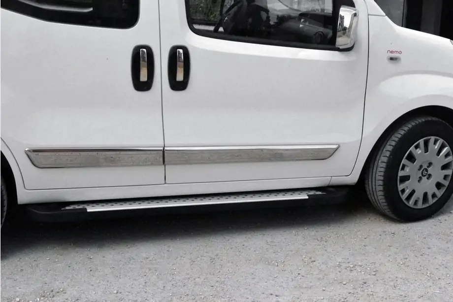 Fiat Fiorino/Qubo 2008–2024 Sidetrin Allmond Grey (2 stk., aluminium) Image