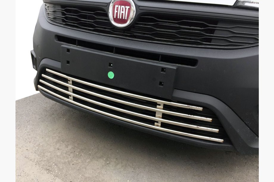 Fiat Doblo II 2010–2022 Grill til kofanger 2014↗ (rustfrit stål) Image