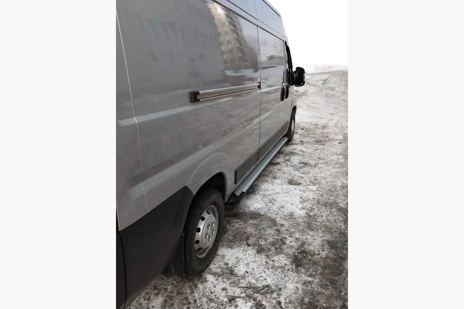 Peugeot Boxer 2006–2025 Sidetrin Allmond Grey (2 stk., aluminium) Lang akselafstand Foto 11