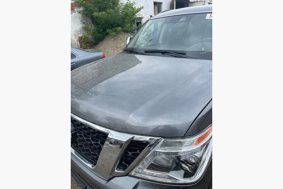 Nissan Armada 2016–2024 Motorhjelm (brugt, i perfekt stand, årgang 2019) Image