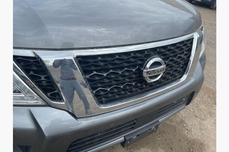 Nissan Armada 2016–2024 Frontgrill (original 2019) Image
