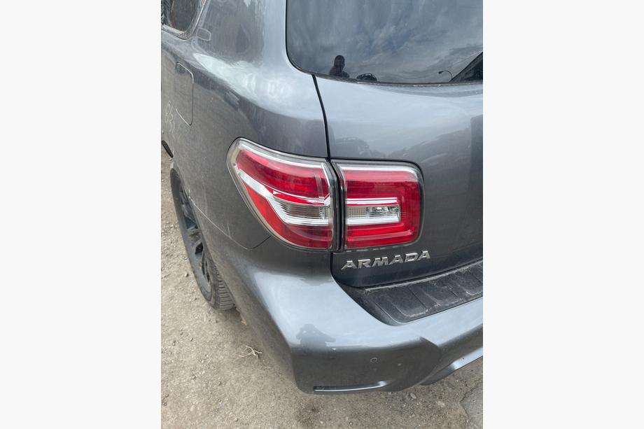 Nissan Armada 2016–2024 Bageste LED-baglygter (Original, brugt, årgang 2019) Image