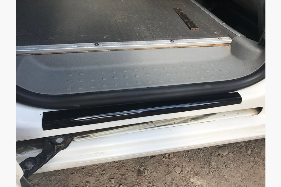 Volkswagen Caddy 2015–2020 Dørtrinslister (ABS-plast) Foto 4