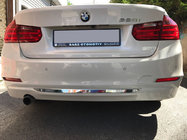BMW 3-serie F30/F31 2012–2019 Kofangerkantliste i rustfrit stål foto 1