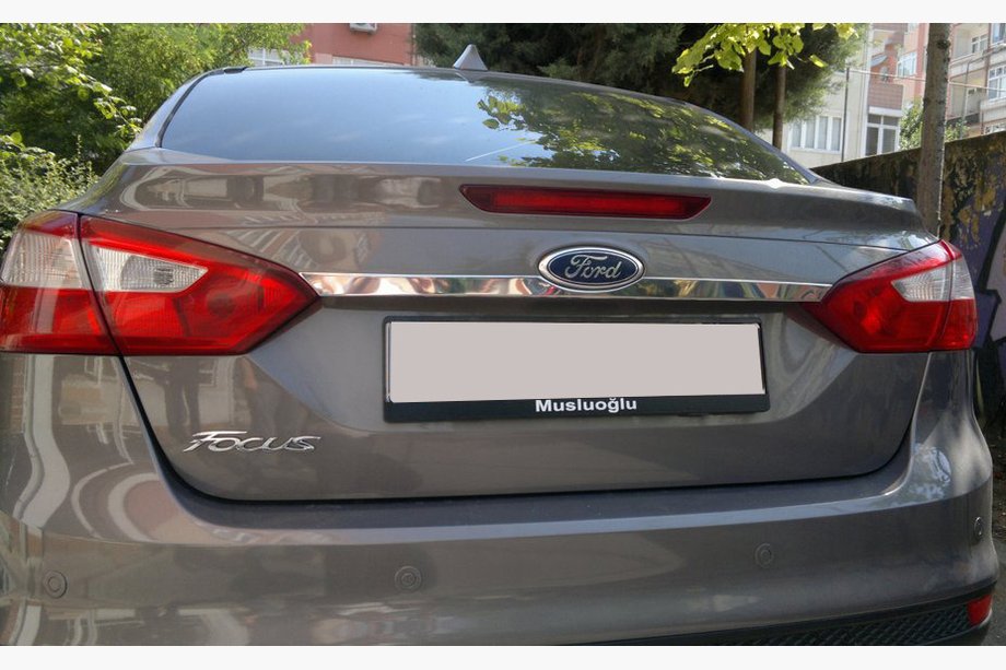 Ford Focus III 2011–2017 Bred liste over nummerpladen (rustfrit stål) Sedan Image