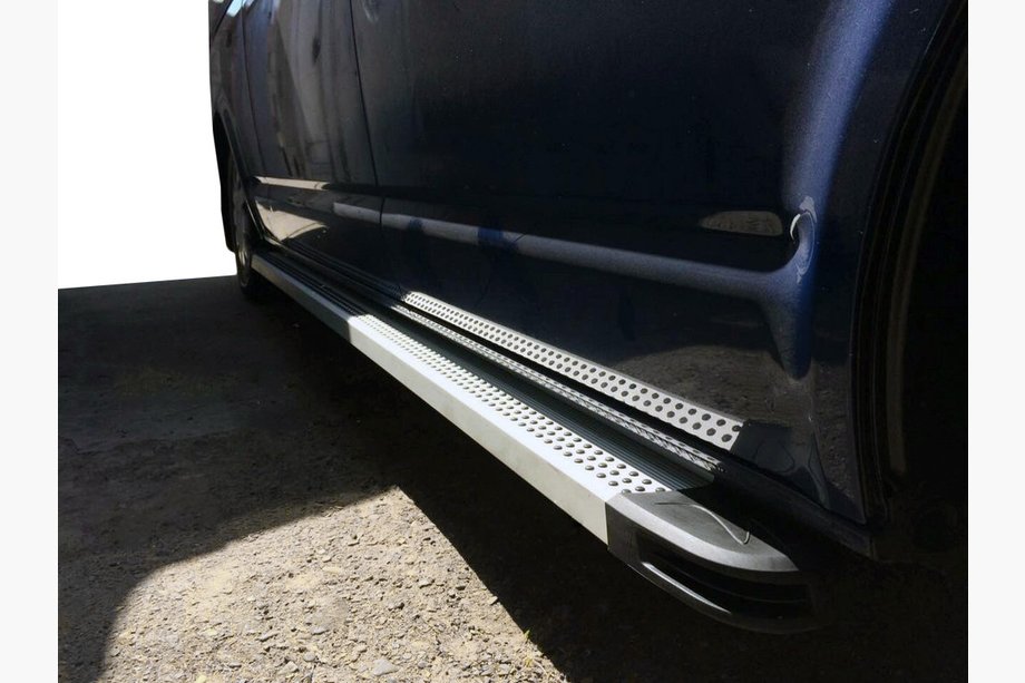Volkswagen T5 Caravelle 2004–2010 Sidetrin Maya V2 (2 stk., aluminium) Image