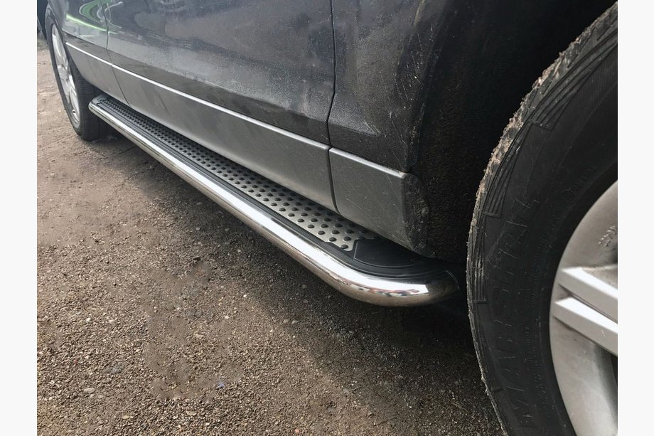 Audi Q7 2005–2015 Sidetrin Maydos V2 (2 stk., aluminium ↗ rustfrit stål) Image