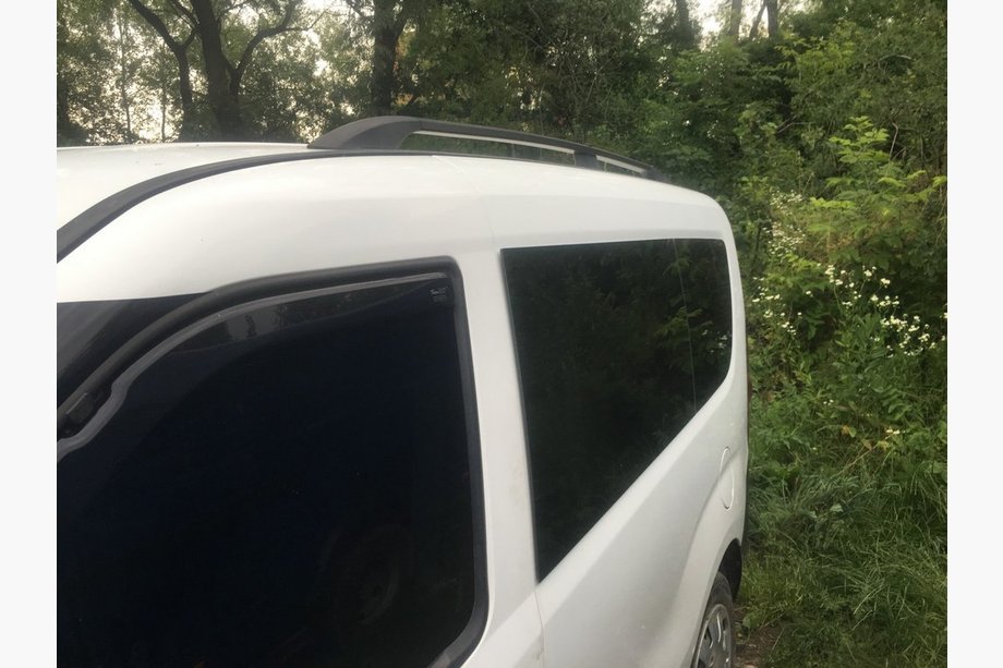 Fiat Doblo II 2010–2022 Sorte tagrælinger Standard, Plastfødder Foto 9