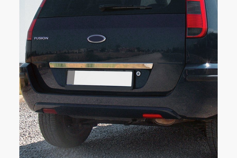Ford Fusion 2002–2012 Rustfri stålliste over nummerpladen til bagklap Carmos - Tyrkisk stål Image