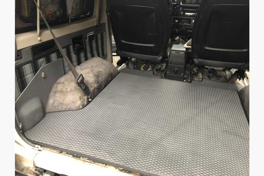 Toyota Land Cruiser 70 1984– Bagagerumsmåtte uden bagsæder (EVA, sort) Image