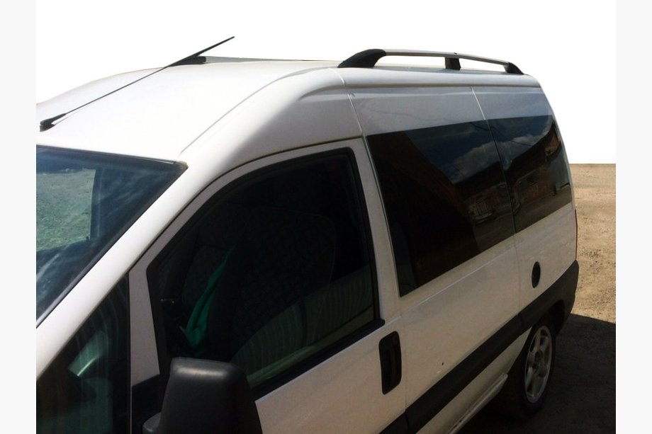 Citroen Jumpy 1996–2007 Tagrælinger mat grå (plastfødder) Kort akselafstand Image