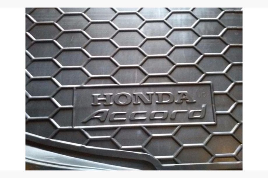 Honda Accord VIII 2008–2012 Bagagerumsbakke SD (Autogumm, plast) Image
