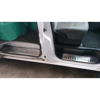 Krom dørtrinslister OmsaLine (3 stk., rustfrit stål) Hyundai H200, H1, Starex 1998–2007 foto 2