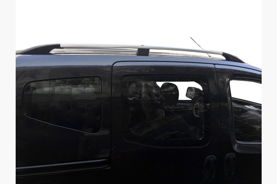 Fiat Fiorino/Qubo 2008–2024 Tagrælinger i krom Plastfødder Foto 10