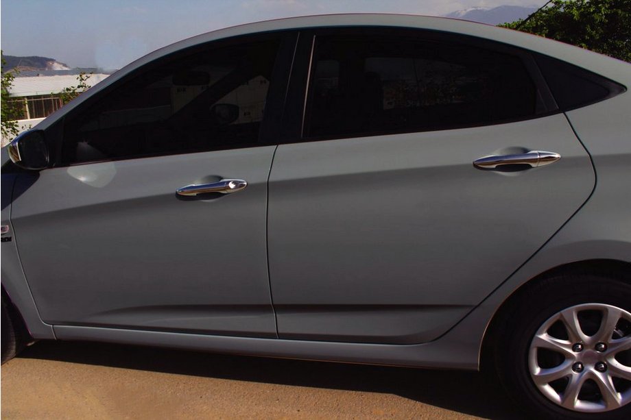 Hyundai Accent 2011–2017 Dørgrebsafdækninger (4 stk., rustfrit stål) OmsaLine - italiensk rustfrit stål Image