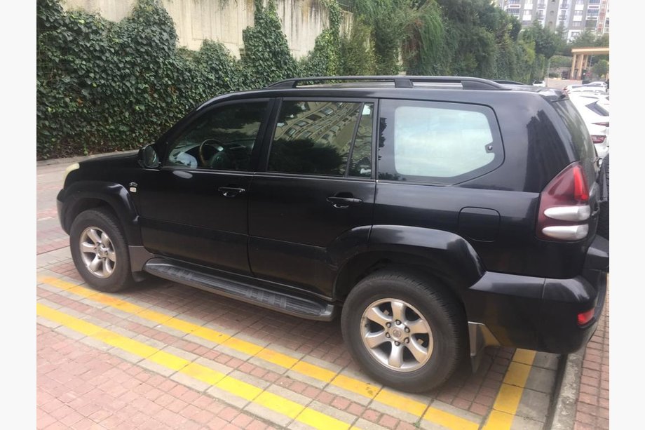 Toyota Land Cruiser Prado 120 2002–2009 Skyport Black tagrælinger (2 stk) Image