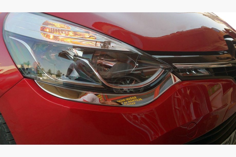 Renault Clio IV 2012–2019 Forlygterammer foran i rustfrit stål (2 stk.) Image