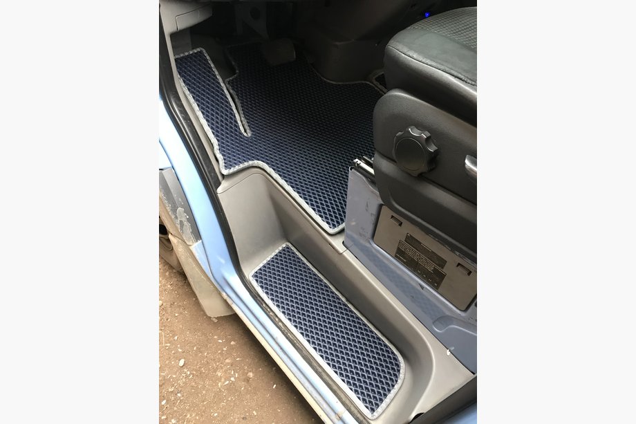 Mercedes Sprinter W906 2006–2018 Dørtrinsmåtter (3 stk., EVA, sorte) Image