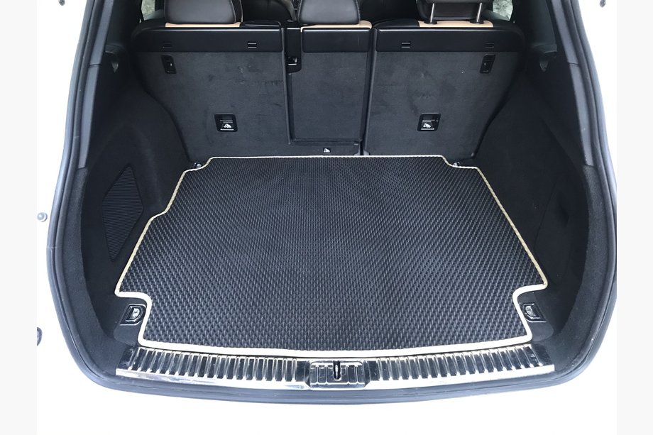 Porsche Cayenne 2010–2017 Bagagerumsmåtte med subwoofer (EVA, sort) Image
