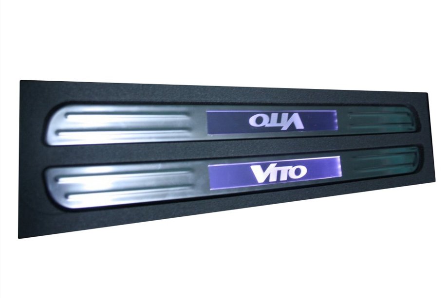 Mercedes Viano 2004–2014 Trådløse dørtrinslister med LED-belysning (2 stk., rustfrit stål) Image